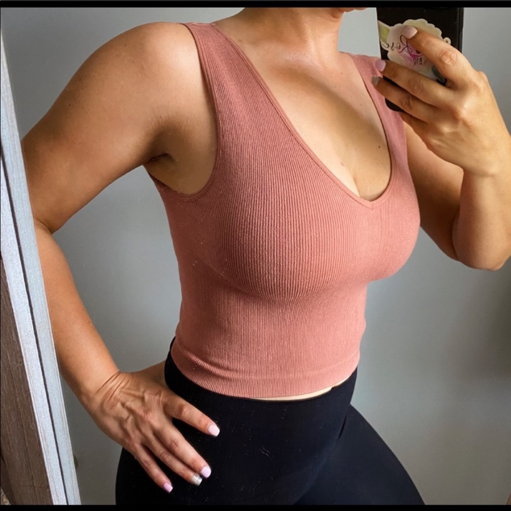 New• Seamless V Neck Crop Tank Top- Chestnut